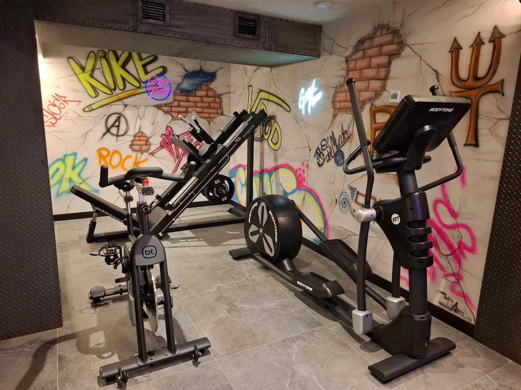 Apartamentos Turisticos Identia Sport León Eksteriør bilde